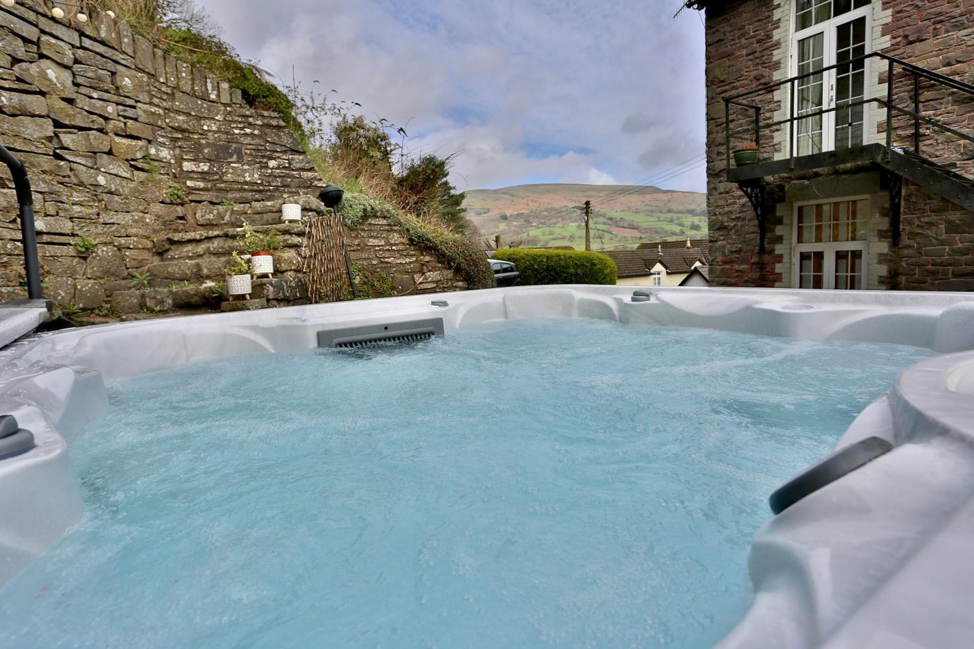 Villa Ty Croeso House à Llangattock Extérieur photo